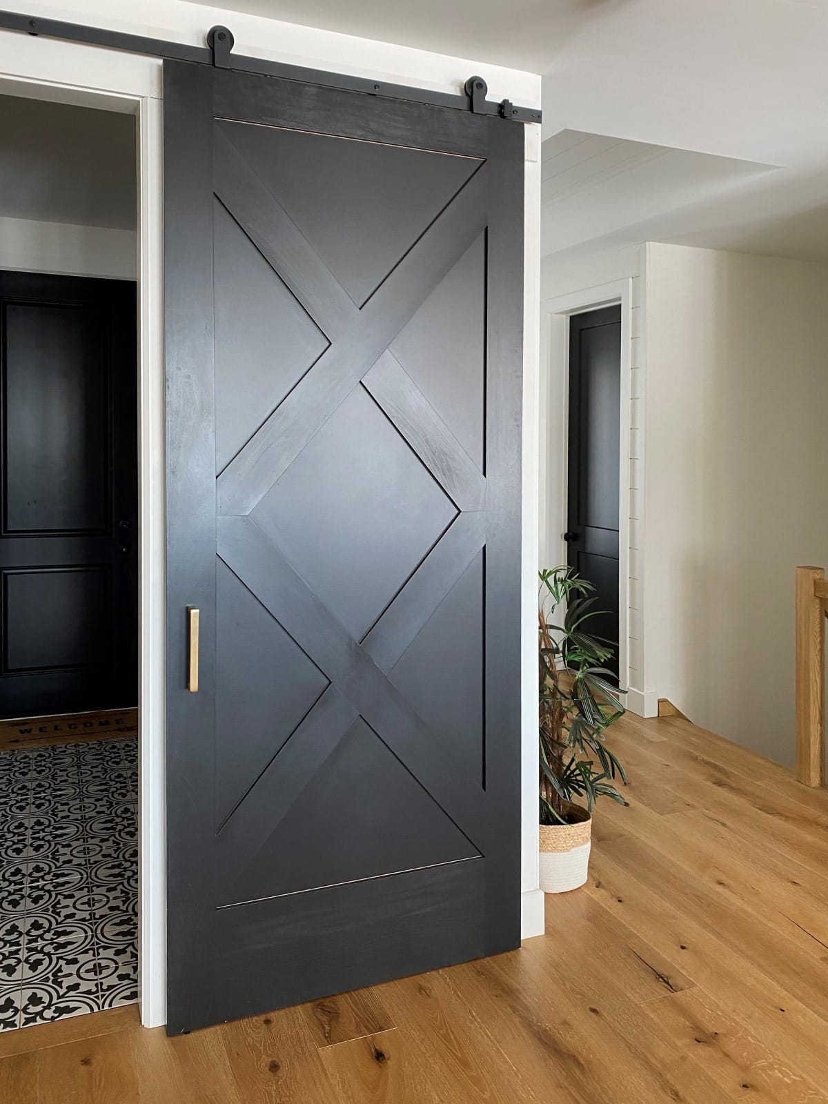 5 Guidelines on How to Use Black Painted Trim