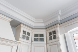 crown moulding 