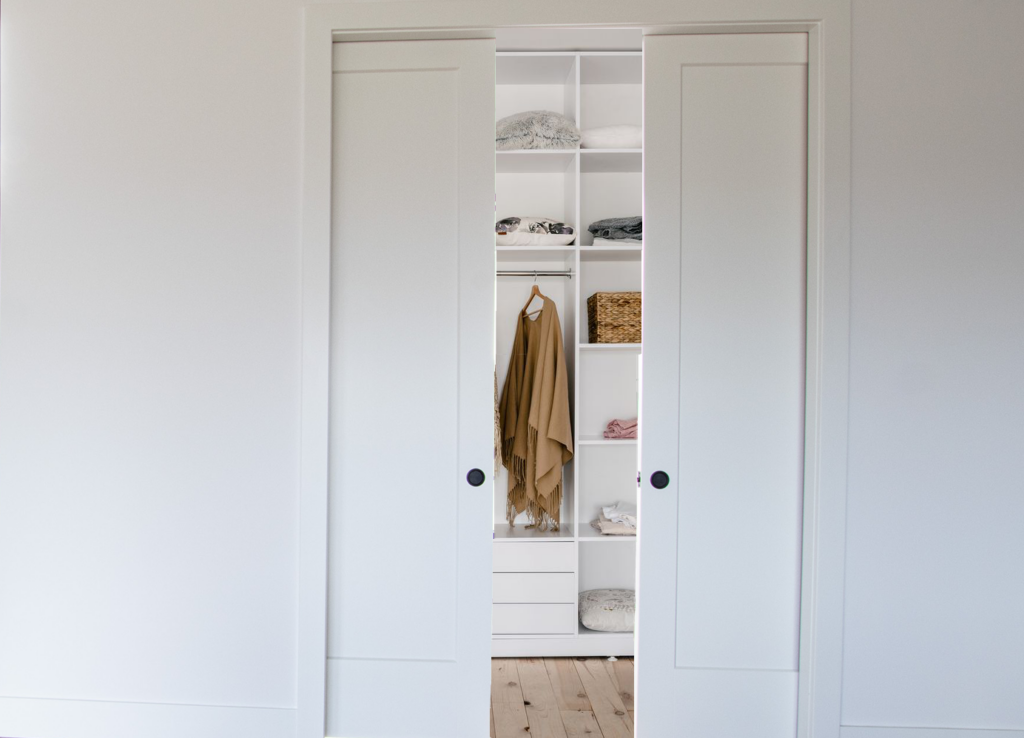 closet pocket door