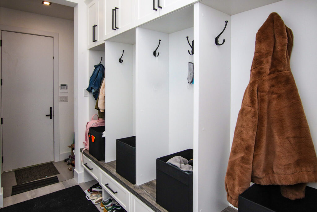 Seattle Custom Entryway Storage & Mudroom Lockers